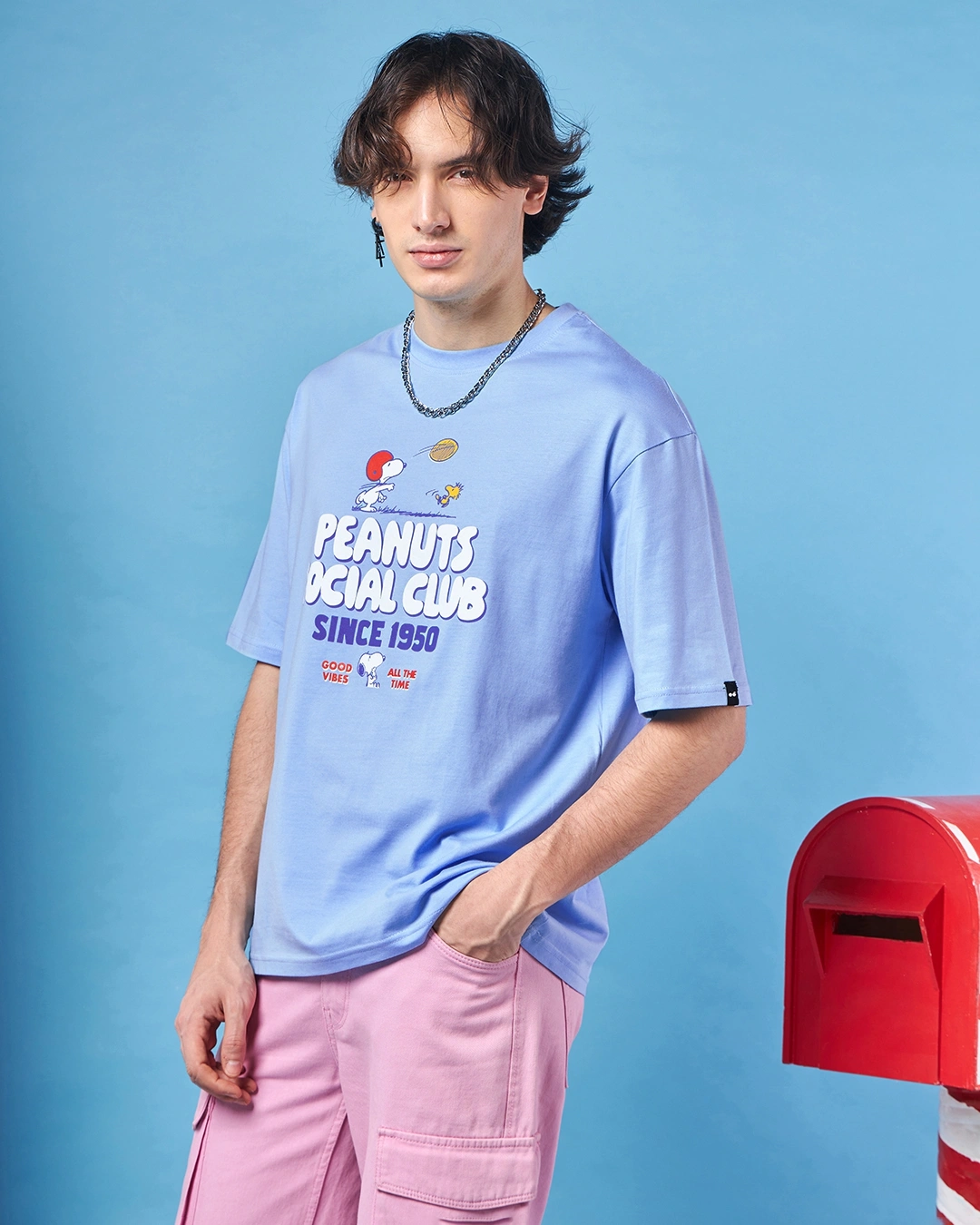 Men's Blue Hang In Around Graphic Printed Oversized T-shirt - Image 3