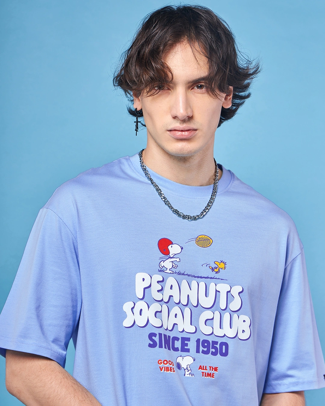 Men's Blue Hang In Around Graphic Printed Oversized T-shirt - Image 5