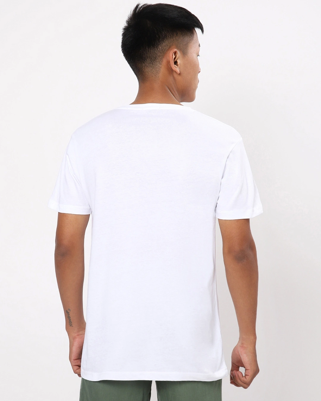 Men's White Into The Wild Graphic Printed T-shirt - Image 4